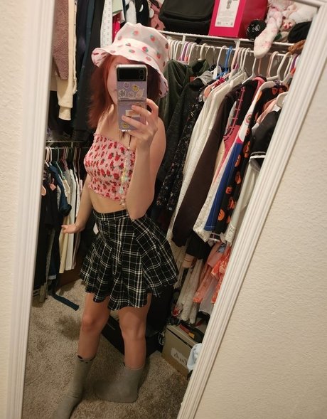 Bunimilk model naked photos