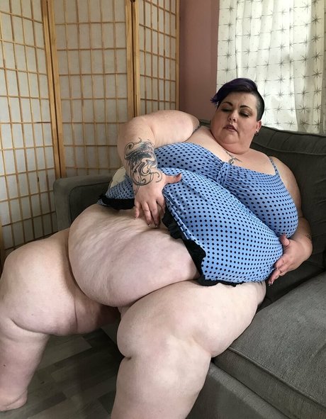 reenayestarr naked actress pic