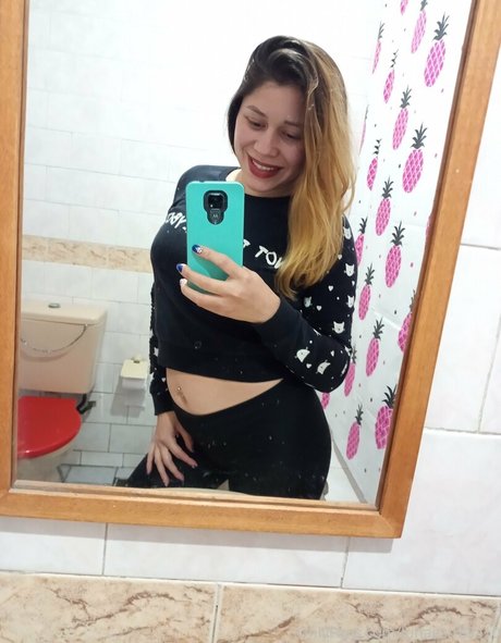 lunaestrella10 erotic actress photo