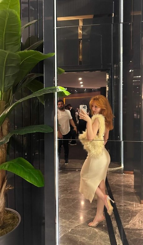 Aysennyuksel beautiful pornstar photos