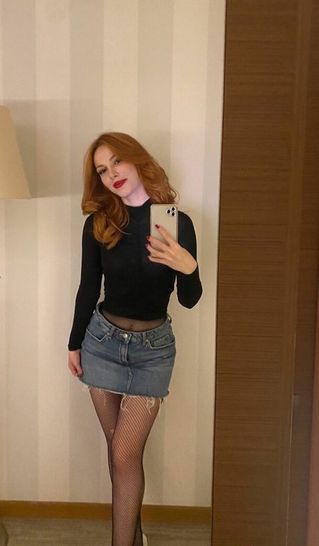 Aysennyuksel erotic actress images