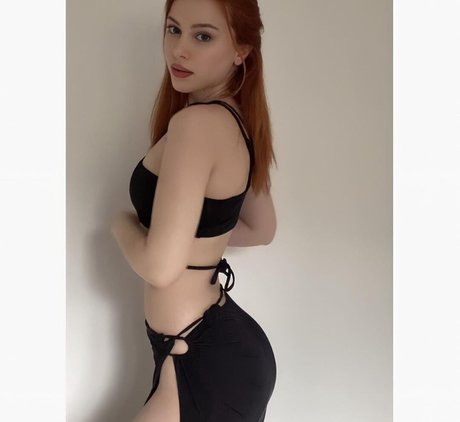 Aysennyuksel perfect actress images