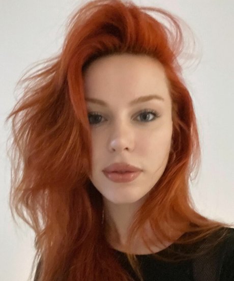 Aysennyuksel hd actress archive