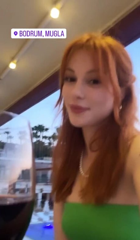 Aysennyuksel pornstar exclusive image