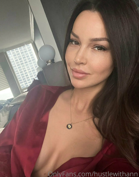 HustlewithAnn nudes actress pic