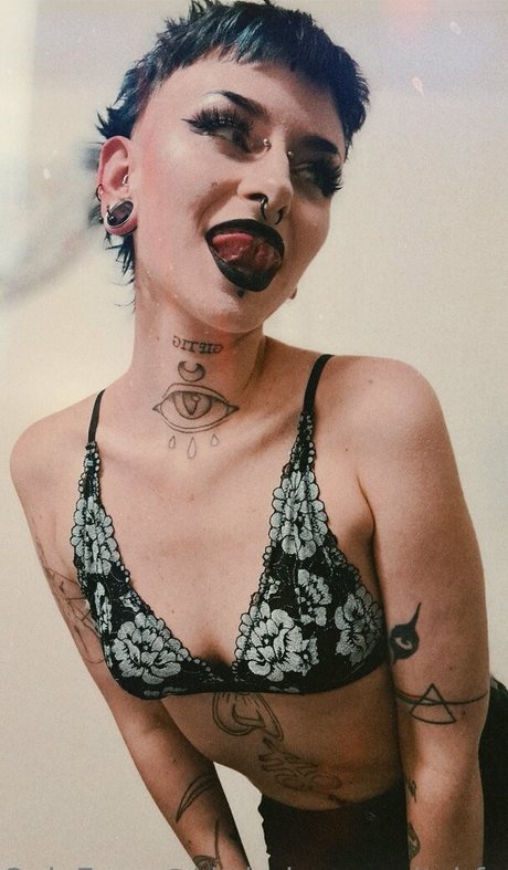 littledemonwitchfree model nice image