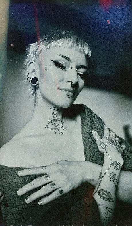 littledemonwitchfree hot model images