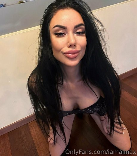 iamalinax top model photo