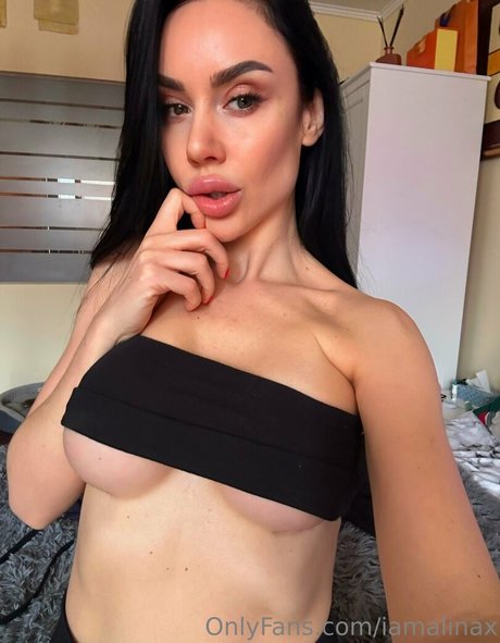 iamalinax erotic star image