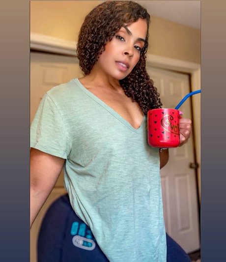 jamiliasworld naked actress archive