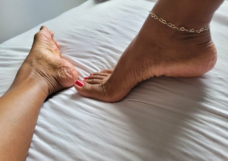 lauraazevedoqueen pornstar high quality pic