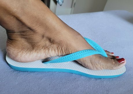 lauraazevedoqueen pretty model pics