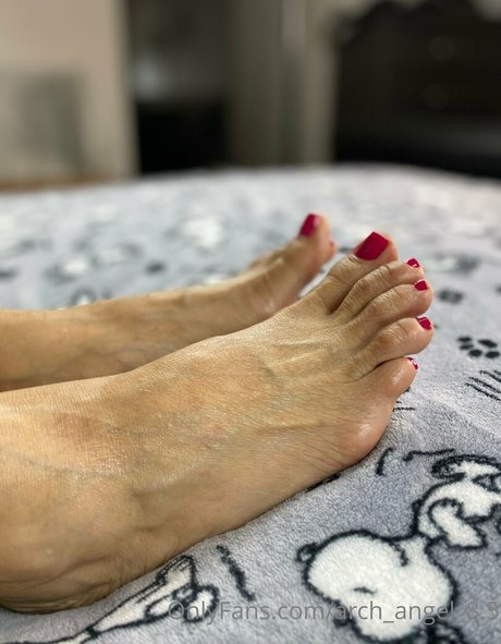 alluring angel annabelle model sexy photos