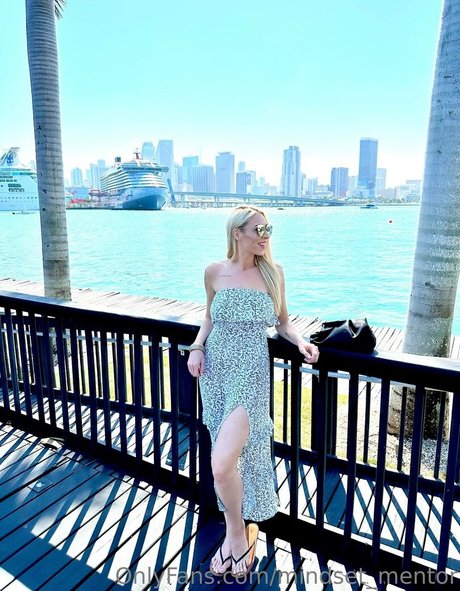 female popular onlyfans pornos img