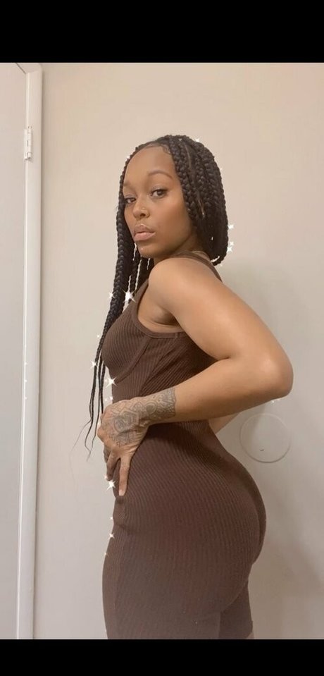 nsaneee erotic actress img