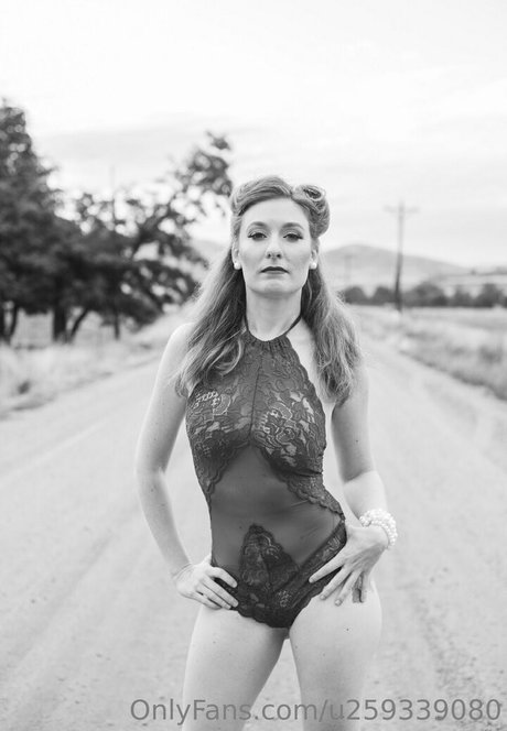 puckbunnyof nice model picture