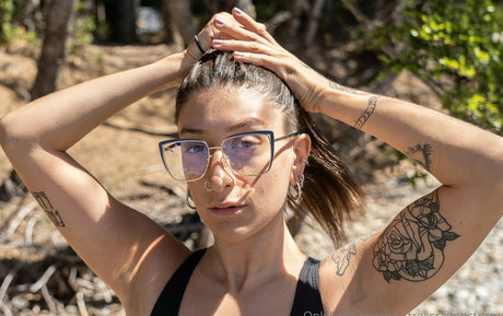 mravenstorm naked actress picture