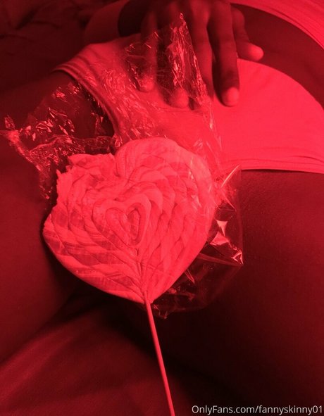 small onlyfans hot image