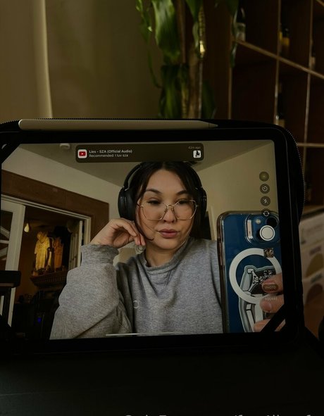 fun4lizzsfw pornstar erotic picture