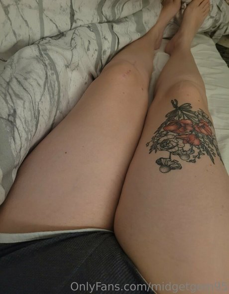 midgetgem95 adult model img