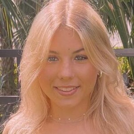 Ariana White model beautiful pics