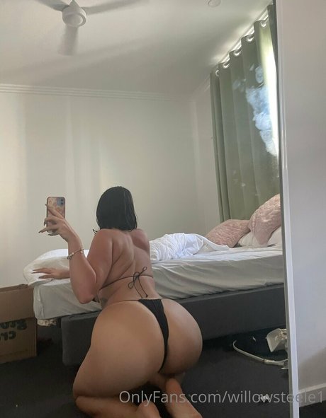 Phoebewillow model naked archive