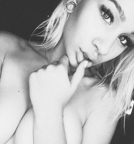 Agata Dziarma high quality pornstar archive