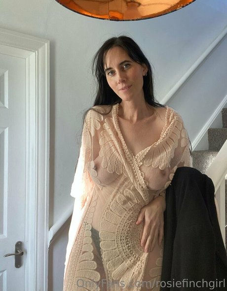 Rose Finchgirl exclusive model image