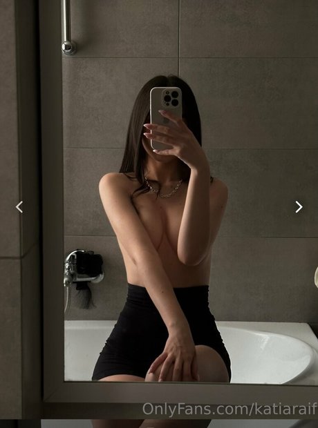 Katiaraif high quality model picture