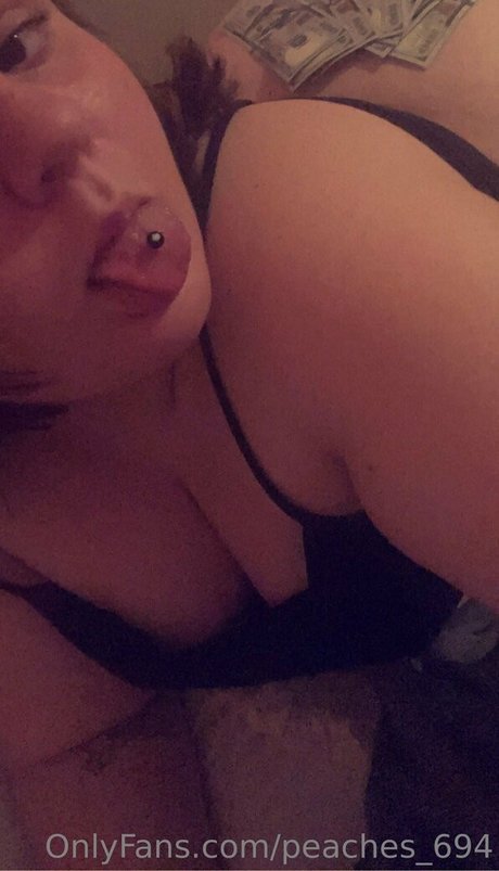 peaches 694 hd model images