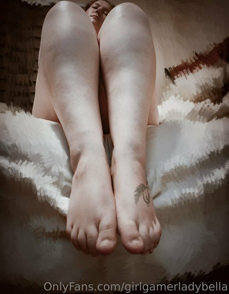 girlgamerladybella art model archive