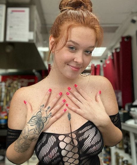 bbyg scarlettt top model photo