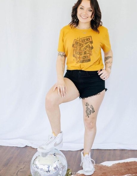 Finley Parker beautiful actress pics