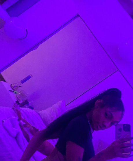 xcocodiorx beautiful model image