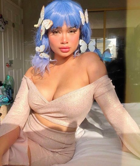 Cleo Lazuli sexy actress photos