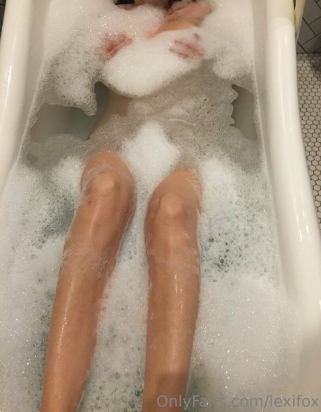 lexifox beautiful model picture