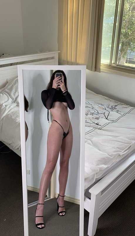 juicyalycia hot star pics