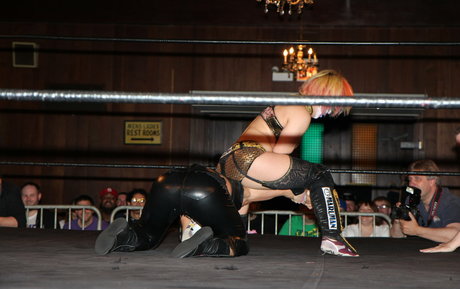 Nikki Cross star adult pics