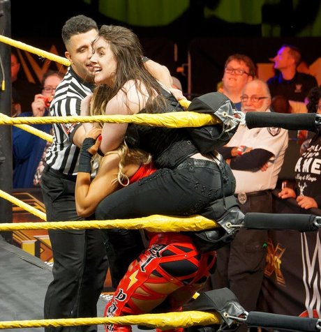 Nikki Cross pornographic model archive