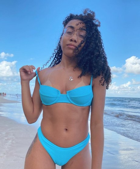 one onlyfans hot img