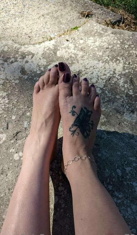 manicure78 sexy model picture