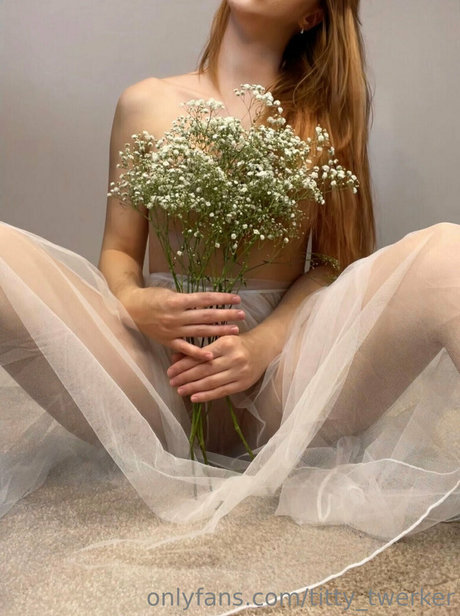 titty twerker porn model galleries