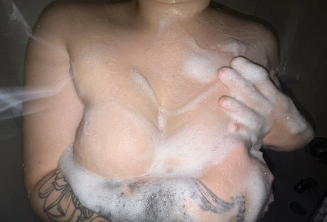 mixhelleeg sex model pics