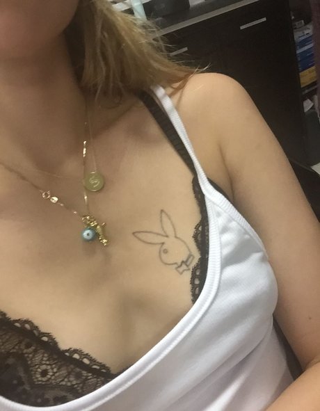 Suki Waterhouse nudes star galleries