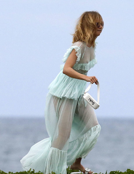 Suki Waterhouse model best galleries