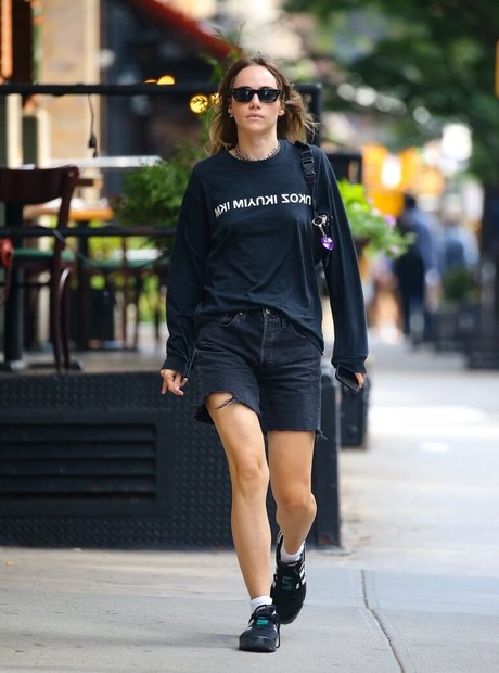 Suki Waterhouse pornstar art img