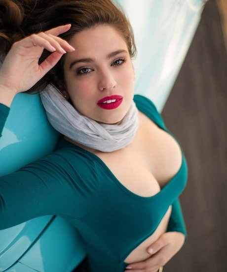 Stephanie Oustalet star best photos