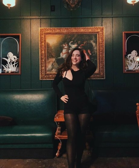 Stephanie Oustalet hd star image