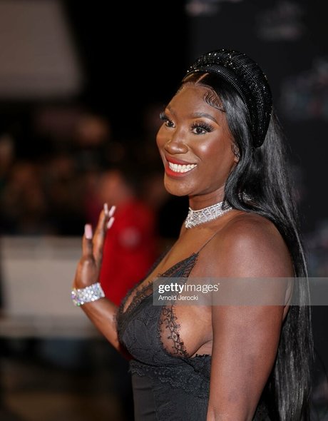 Aya Nakamura pornstar exclusive archive