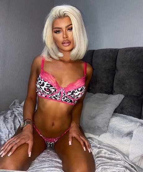 Chloe Inskip high quality pornstar images